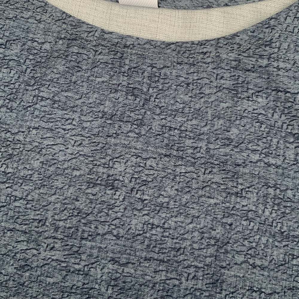 Silky Woman’s Top Plus Suze XXL From Torrid - Picture 4 of 5